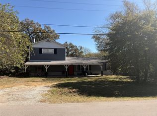 322 Center Ln, Fort Worth, TX 76140