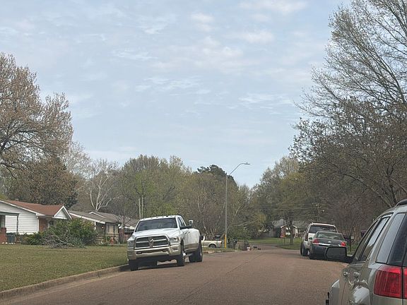 4th image of 1936 Conerly Dr S