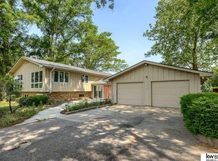 6322 Girard St, Omaha, NE 68152