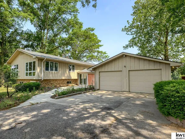 6322 Girard St, Omaha, NE 68152