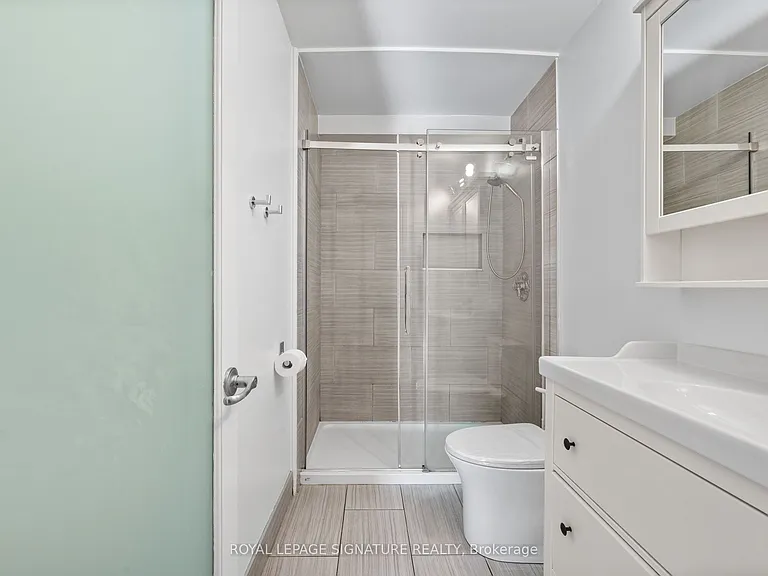 28 Victoria Ave N #312 — Photo 33
