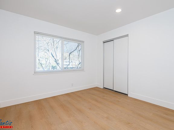 5th image of 1240 Brookfield Ave APT 4