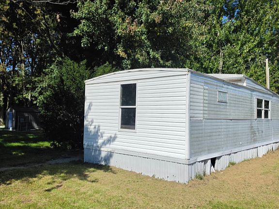 2nd image of 4285 State Line Rd #9-101