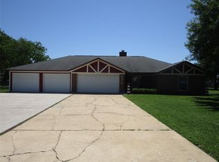 4016 Lance St, Highlands, TX 77562