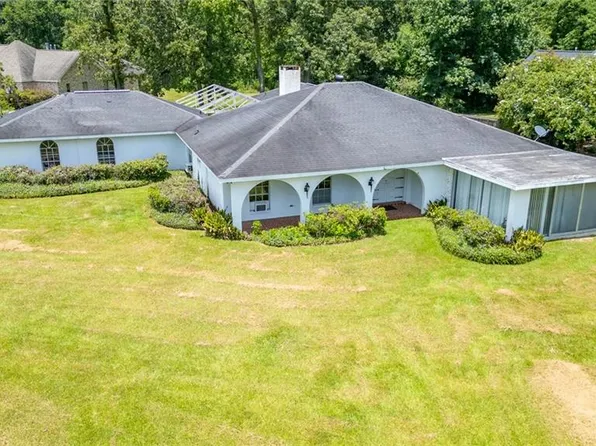 31 Minter Dr, Mandeville, LA 70471