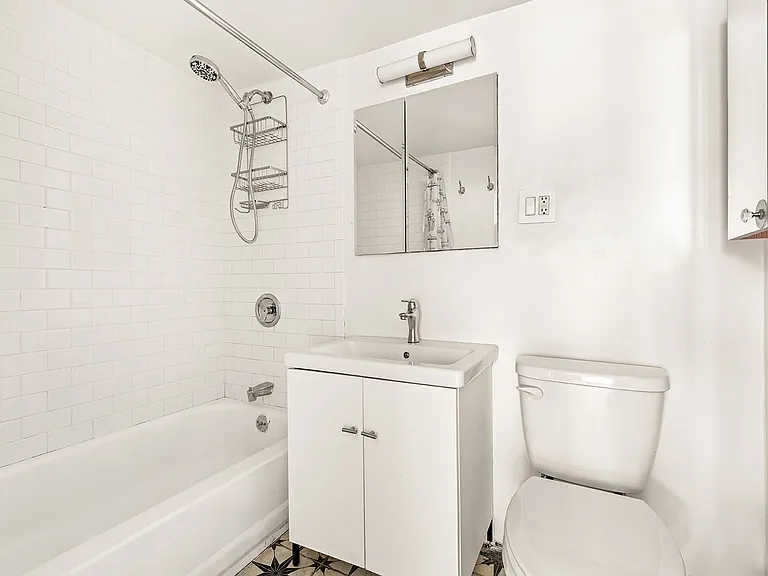 170 Norfolk St #10 — Photo 6