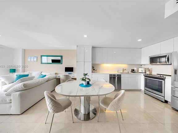 4th image of 465 Ocean Dr APT 1008