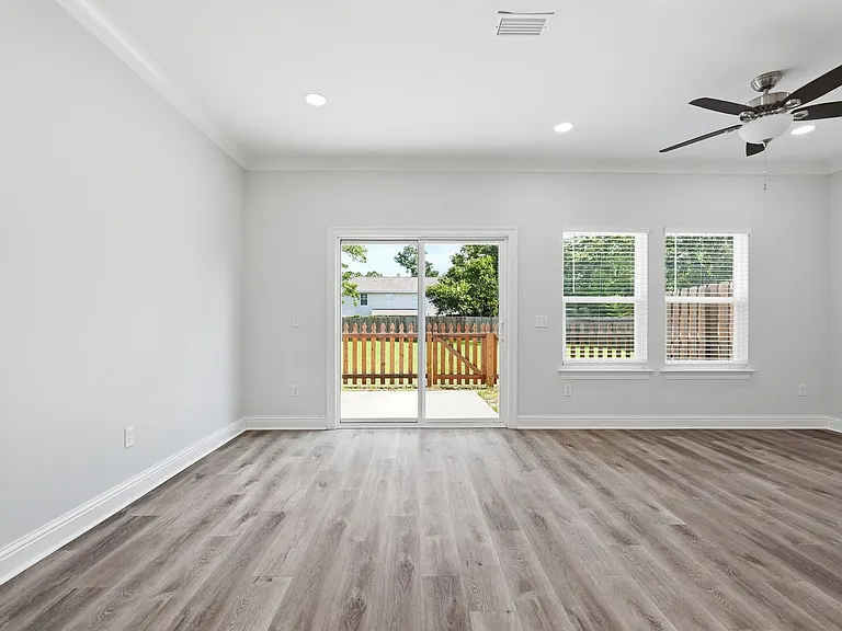 699 Woodlawn Ave NW — Photo 15