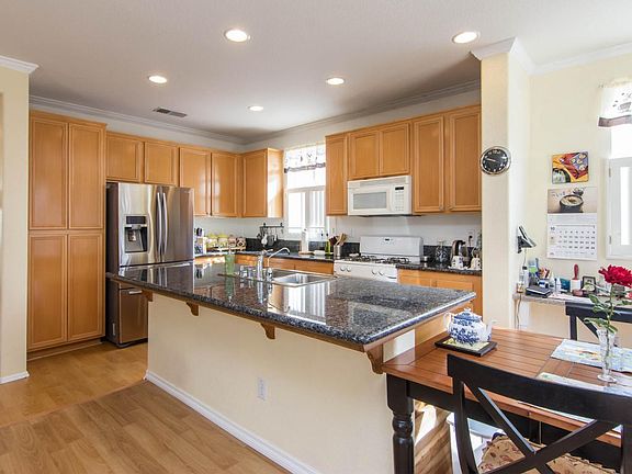 Kitchen_Hi-Res-10025714