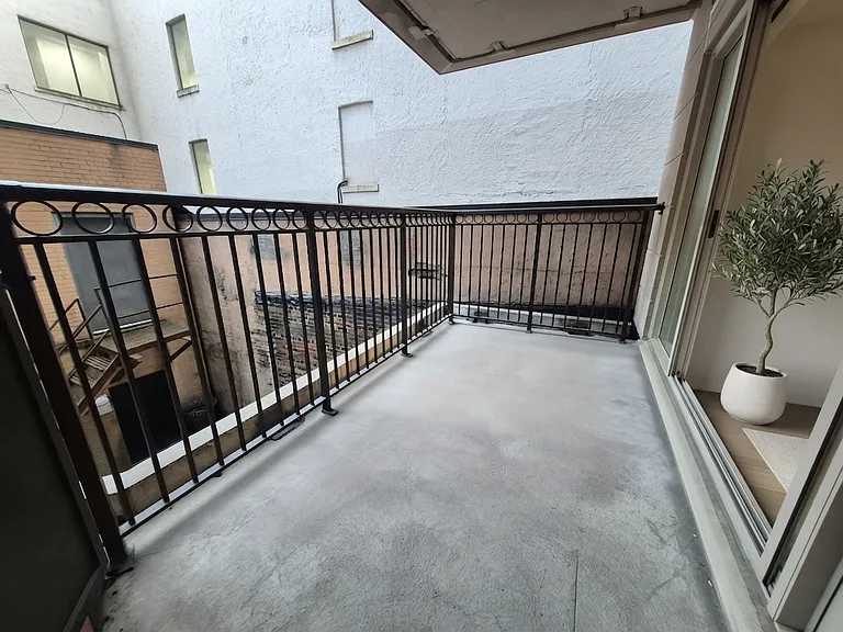 115 Richmond St E #203 — Photo 23
