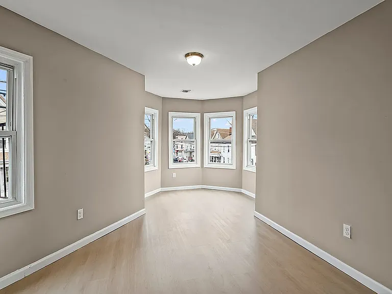 114 E Main St #2 — Photo 10