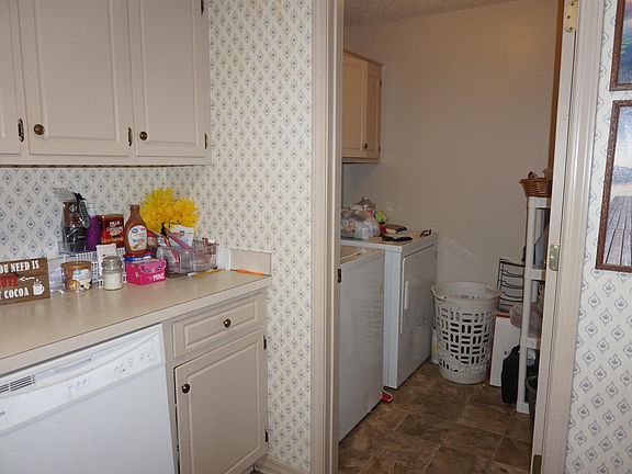 2nd image of 101 Wesley Dr
