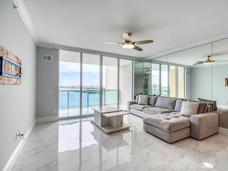 2650 Lake Shore Dr #2303 — Photo 8