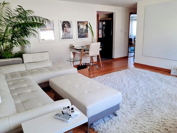 2nd image of 5207 N Reserve Ave Unit 3W