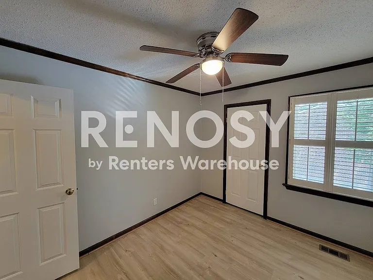 914 Wildwood Square Ct — Photo 25
