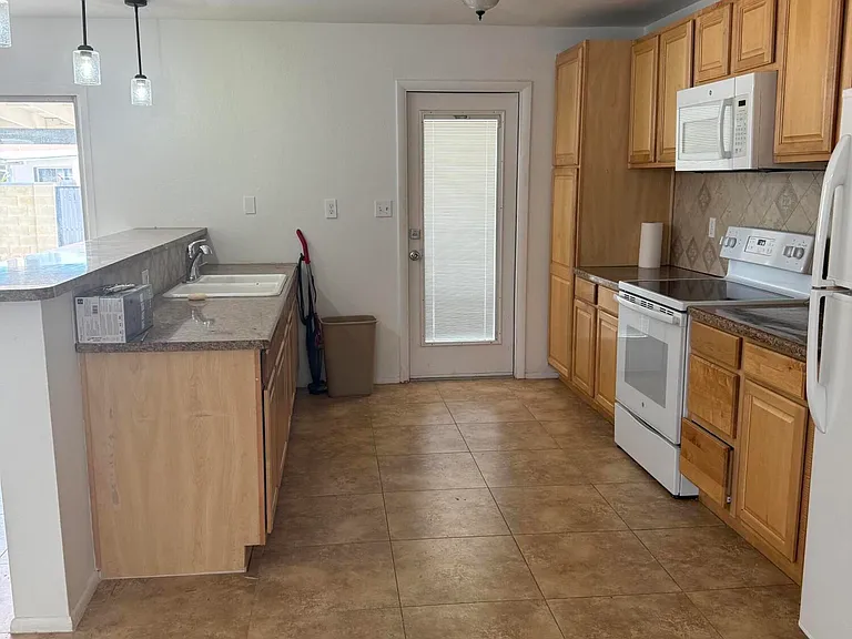 3321 W Cholla St — Photo 11