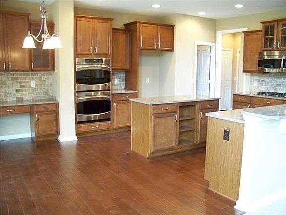 4th image of 15360 McClarnden Dr