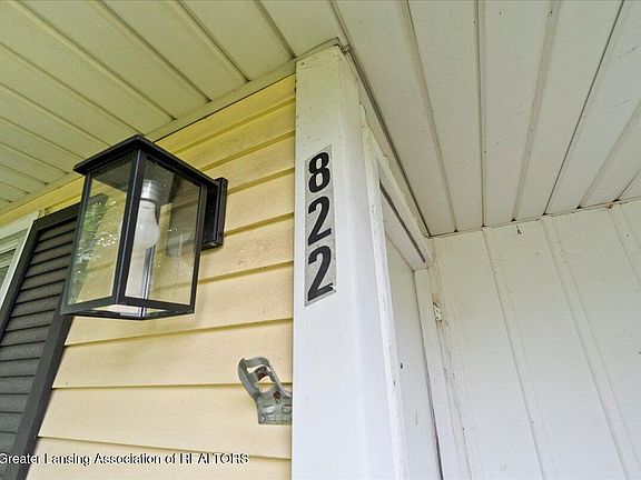 3rd image of 820-822 Warner Ave
