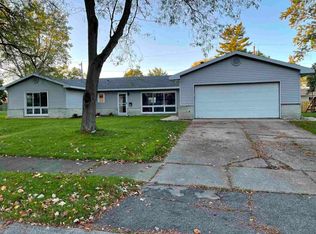919 Crestway Dr, Fort Wayne, IN 46819