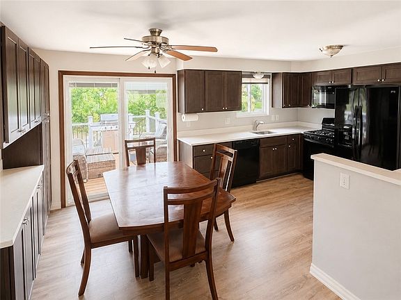 3rd image of 4843 Doyle Rd