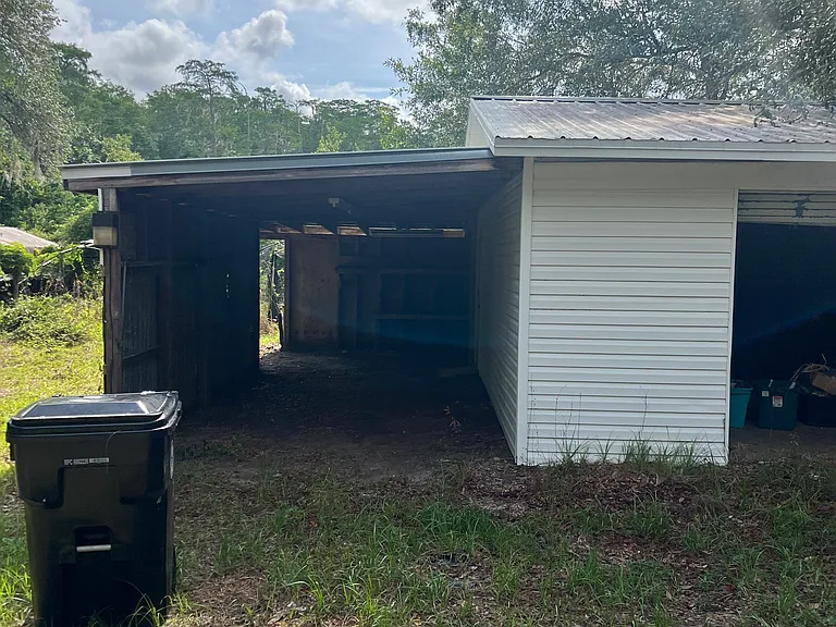 2025 Crestview Ct — Photo 4