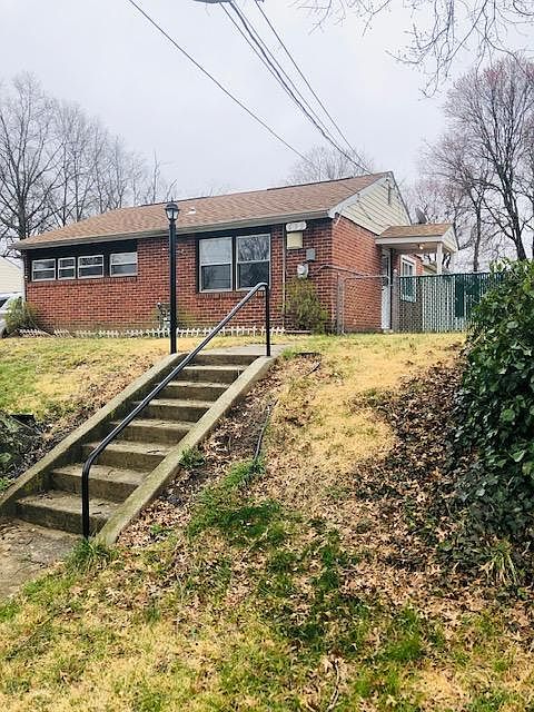 1st image of 633 New Jersey Ave NE