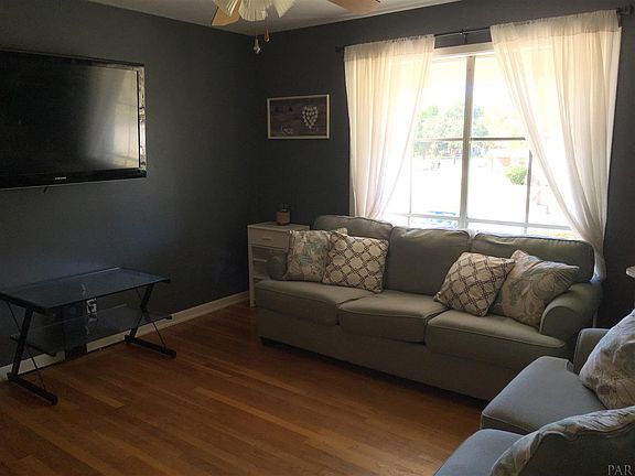 3rd image of 751 Boxwood Dr