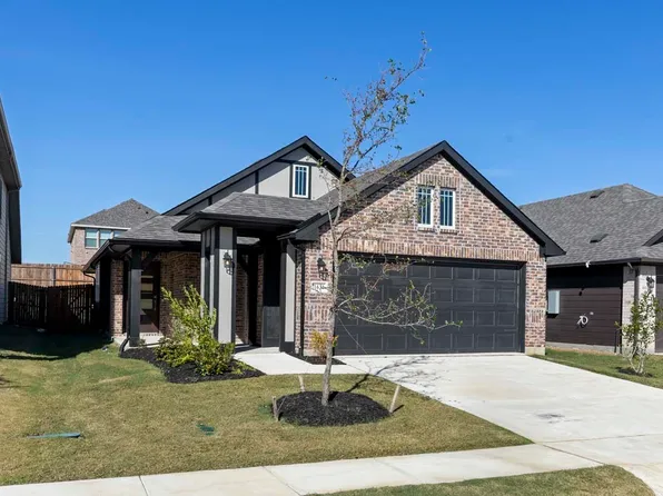 1636 Meadow Crest Dr, Aubrey, TX 76227