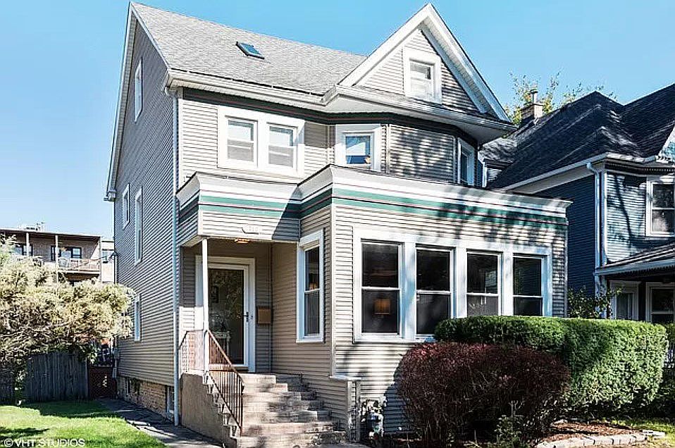 2nd image of 1310 W Columbia Ave