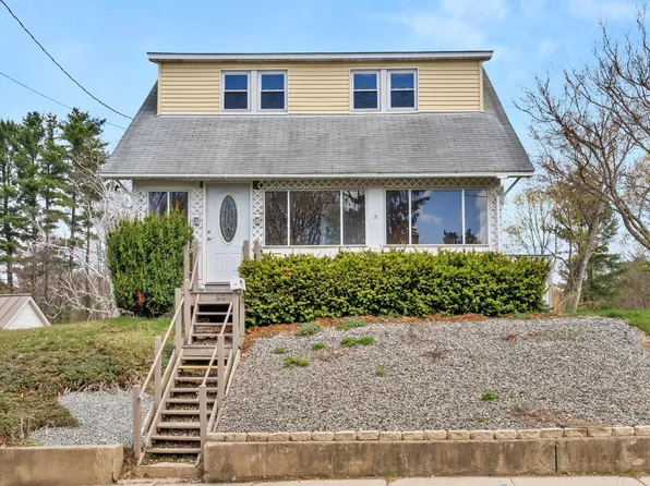 49 Crane Ave, Pittsfield, MA 01201