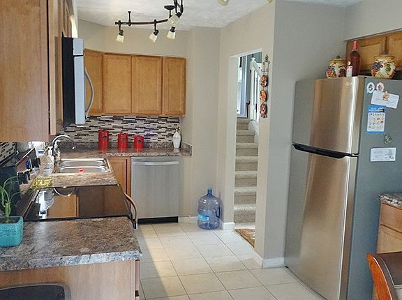4th image of 4916 S 91st St