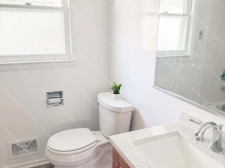 1492 James St — Photo 7