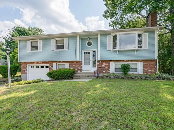 36 Nightingale Road, Nashua, NH 03062