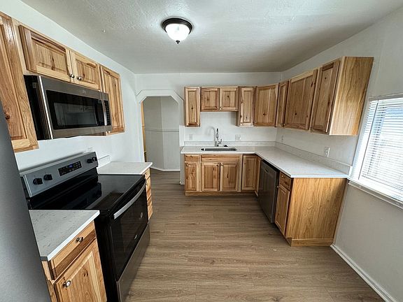3rd image of 2119 S Richards St