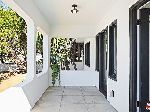 4th image of 700 Micheltorena St