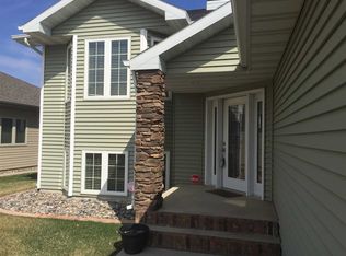 1409 31st Ave SE, Minot, ND 58701