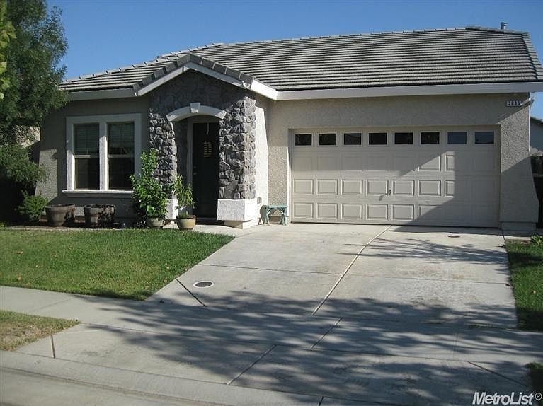 2nd image of 2685 Lindbergh Ln
