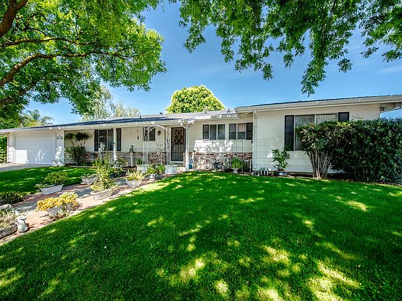 3rd image of 1622 Donner Way