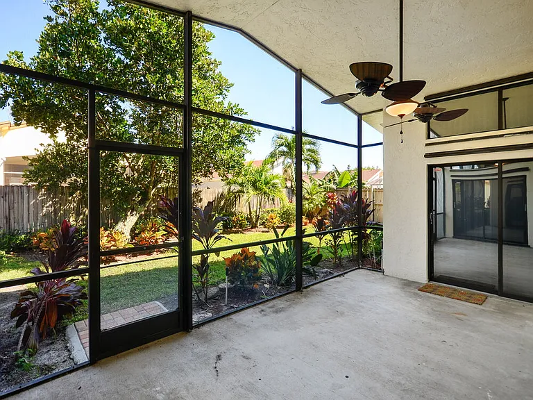 21020 Woodspring Ave — Photo 15