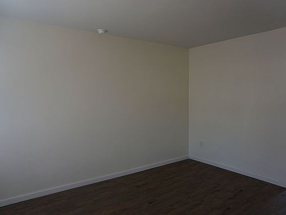 5th image of 914 Quincy St APT B