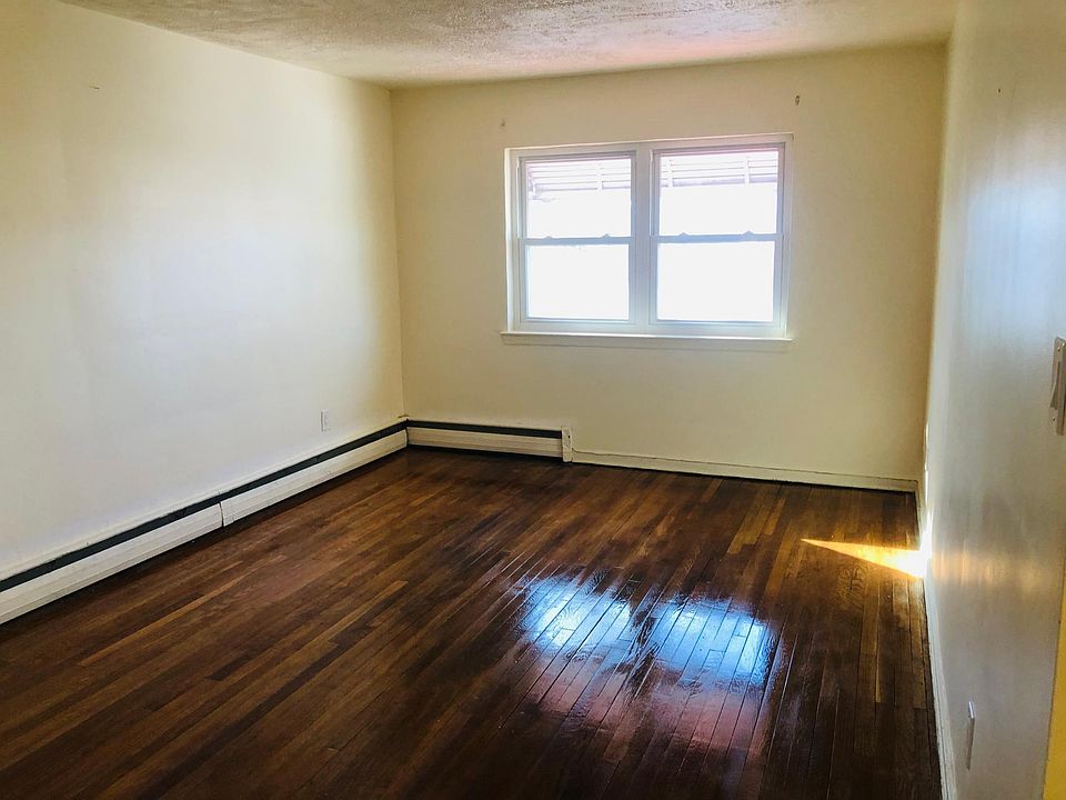 1st image of 2962 Lurting Ave #1
