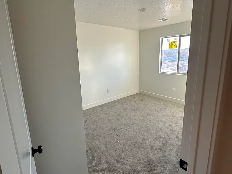 2296 E Alexander Ln — Photo 9