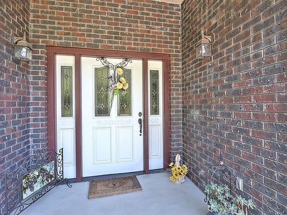 3rd image of 11417 Valley Oak Dr