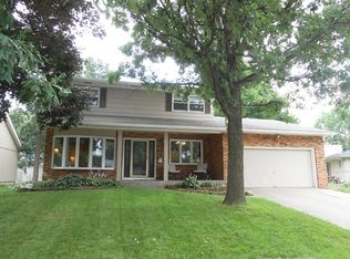 2340 E 31st St, Davenport, IA 52807