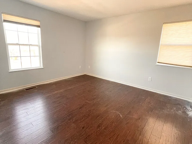 1670 Primrose Ave — Photo 26