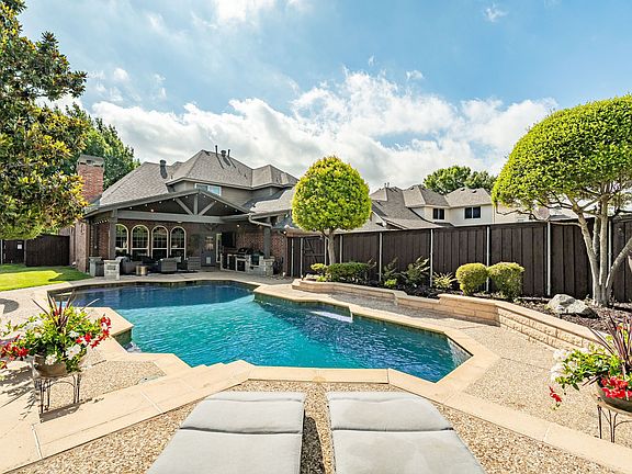 2nd image of 515 Saginaw Ct
