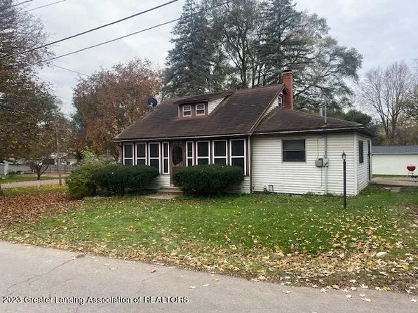 305 East St, Ovid, MI 48866