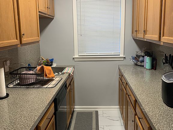 3rd image of 15-19 Pleasant St #17