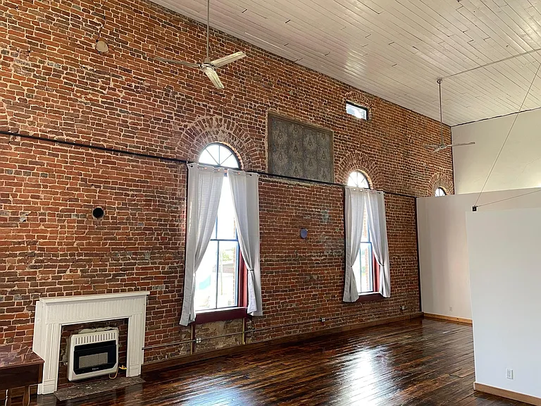 301 N Main St #5 — Photo 1