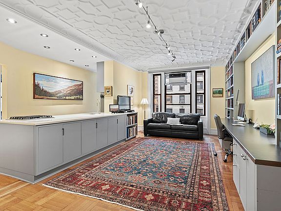 5th image of 200 W 54th St APT 6E